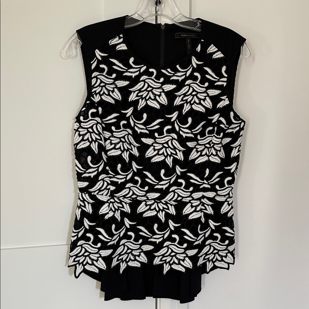 BCBGMAXAZARIA Size Small Shanine peplum lace top